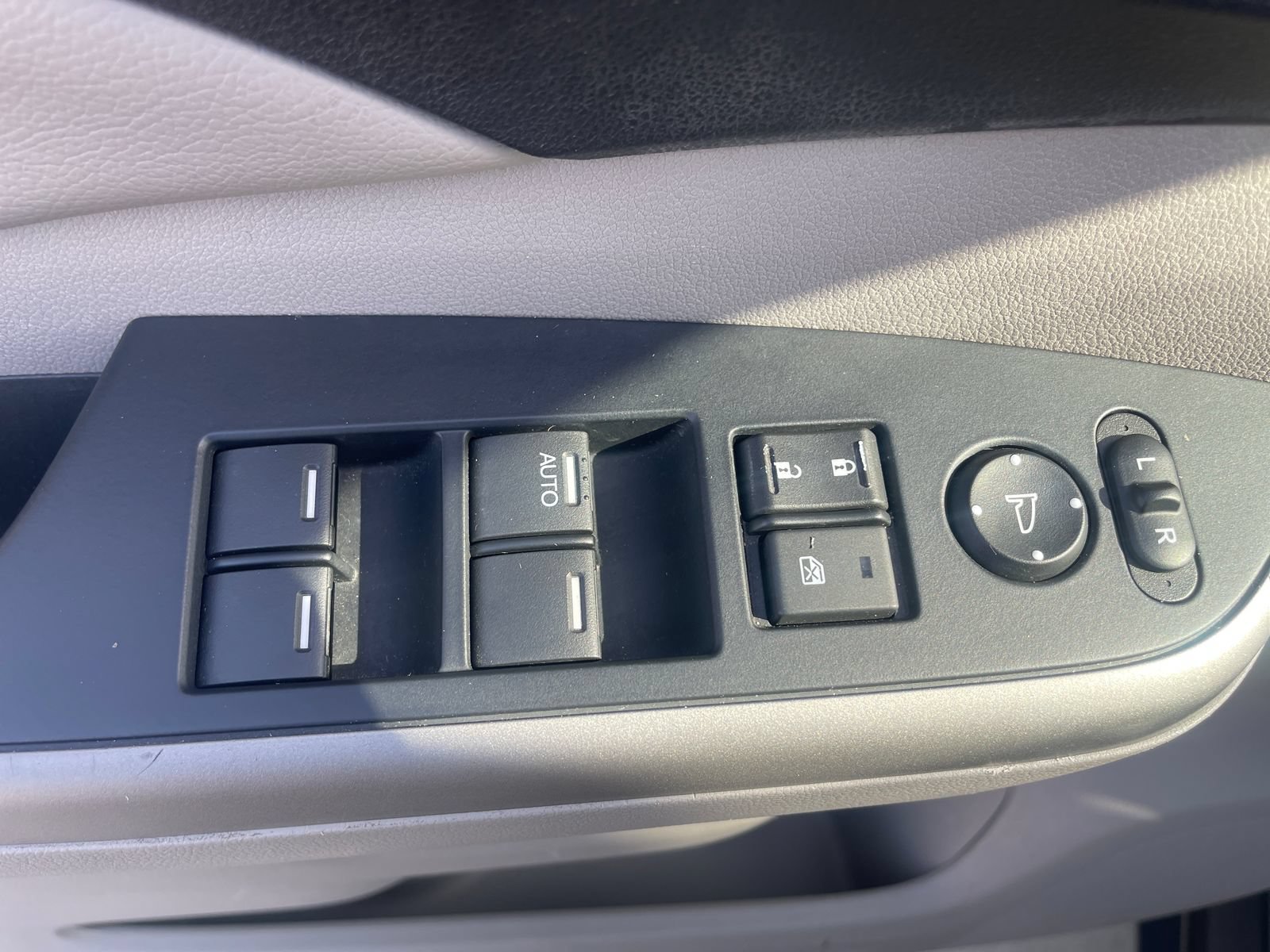 Used 2014 Honda CR-V EX-L image 24