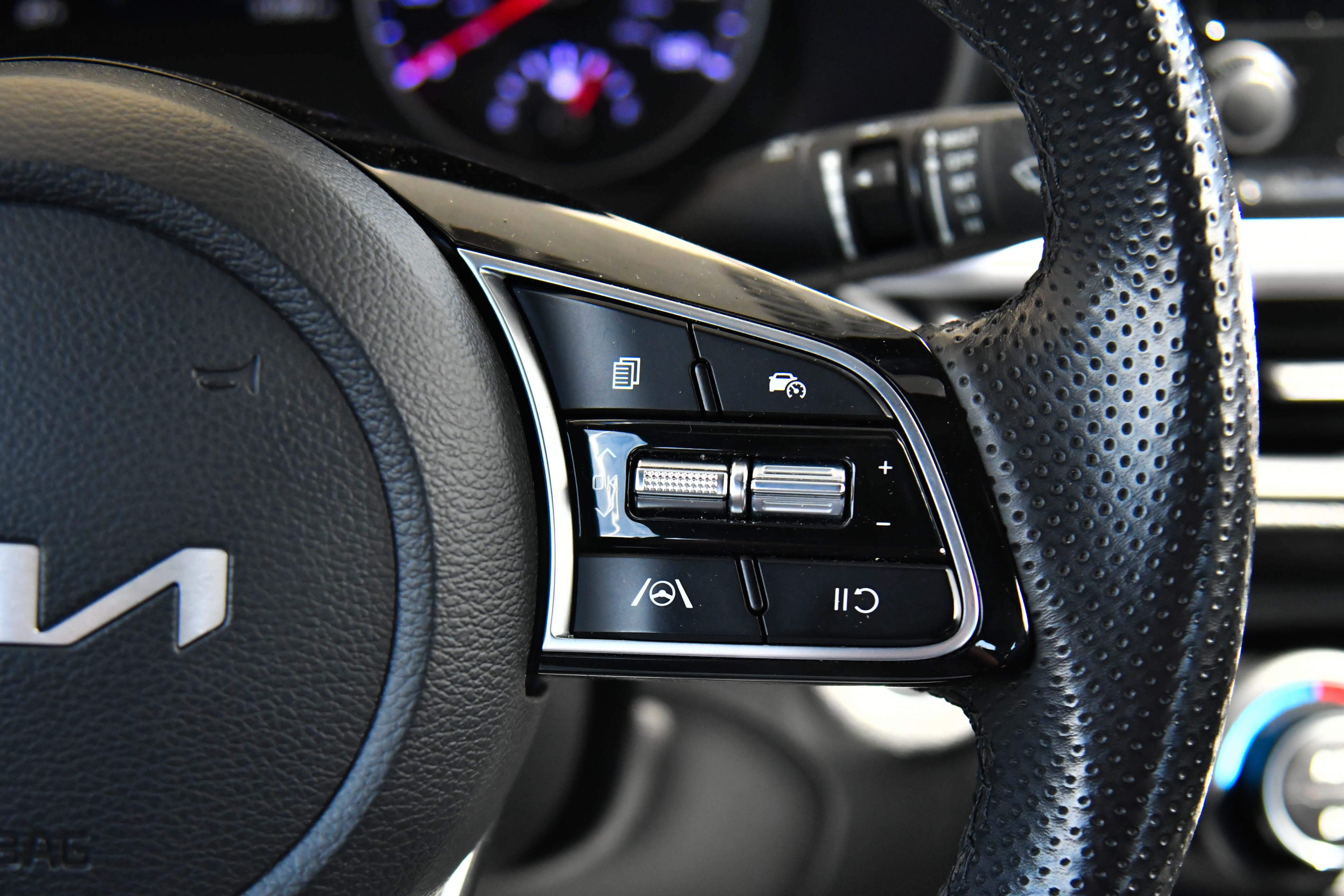 Used 2023 Kia Forte GT-Line image 32