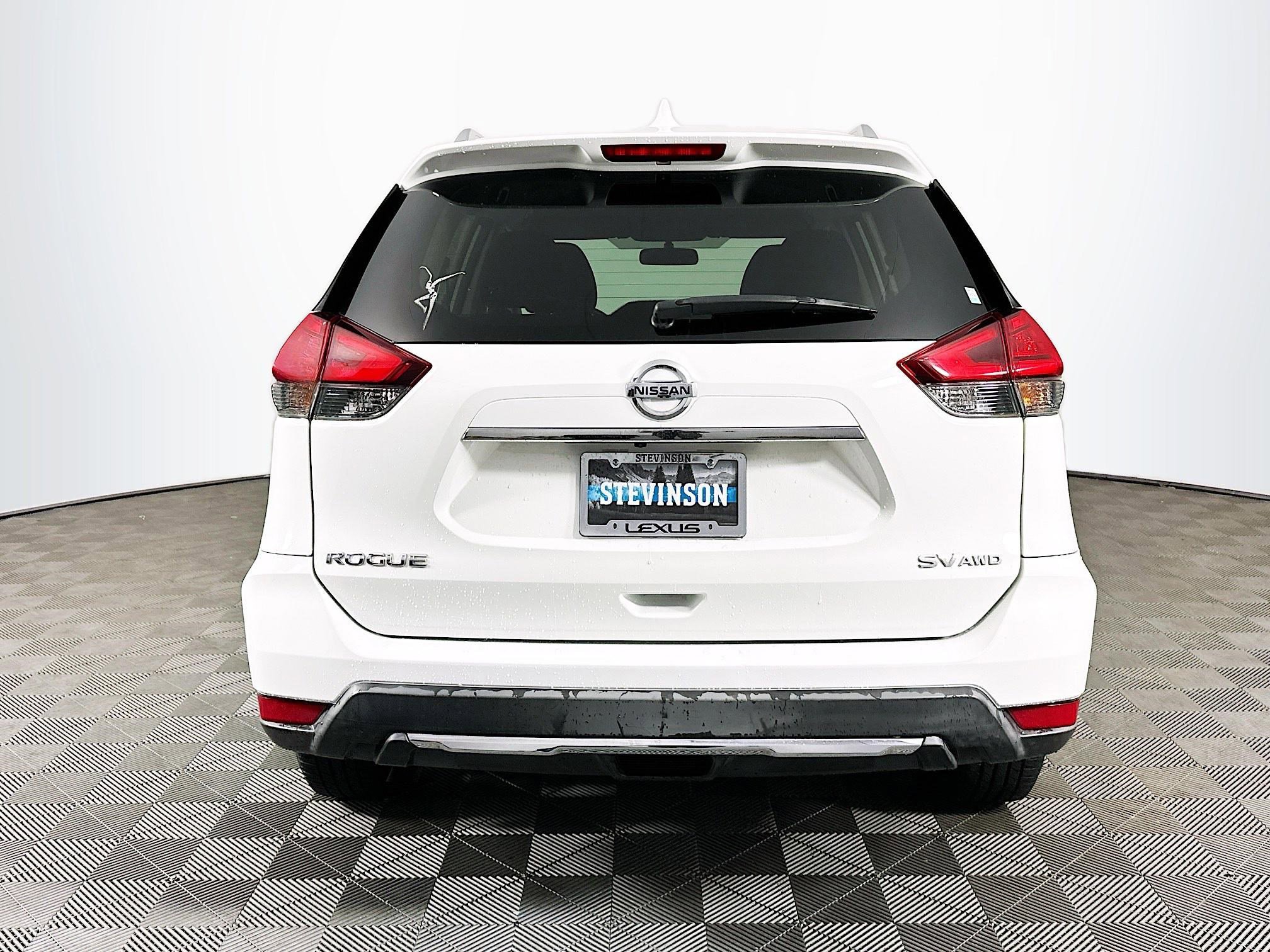 Used 2017 Nissan Rogue SV image 6
