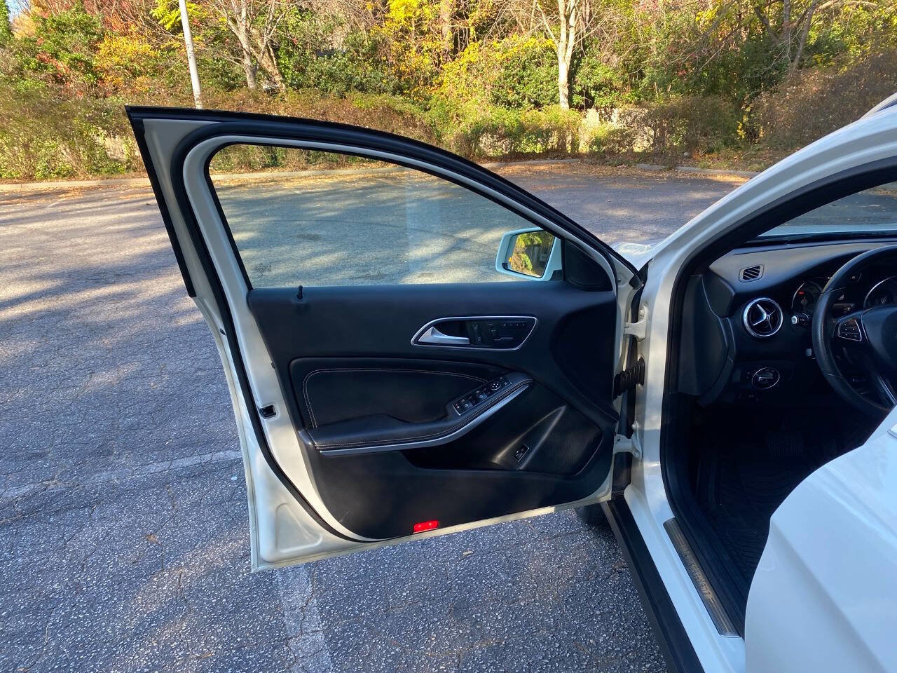 Used 2017 Mercedes-Benz GLA 250 4MATIC image 10