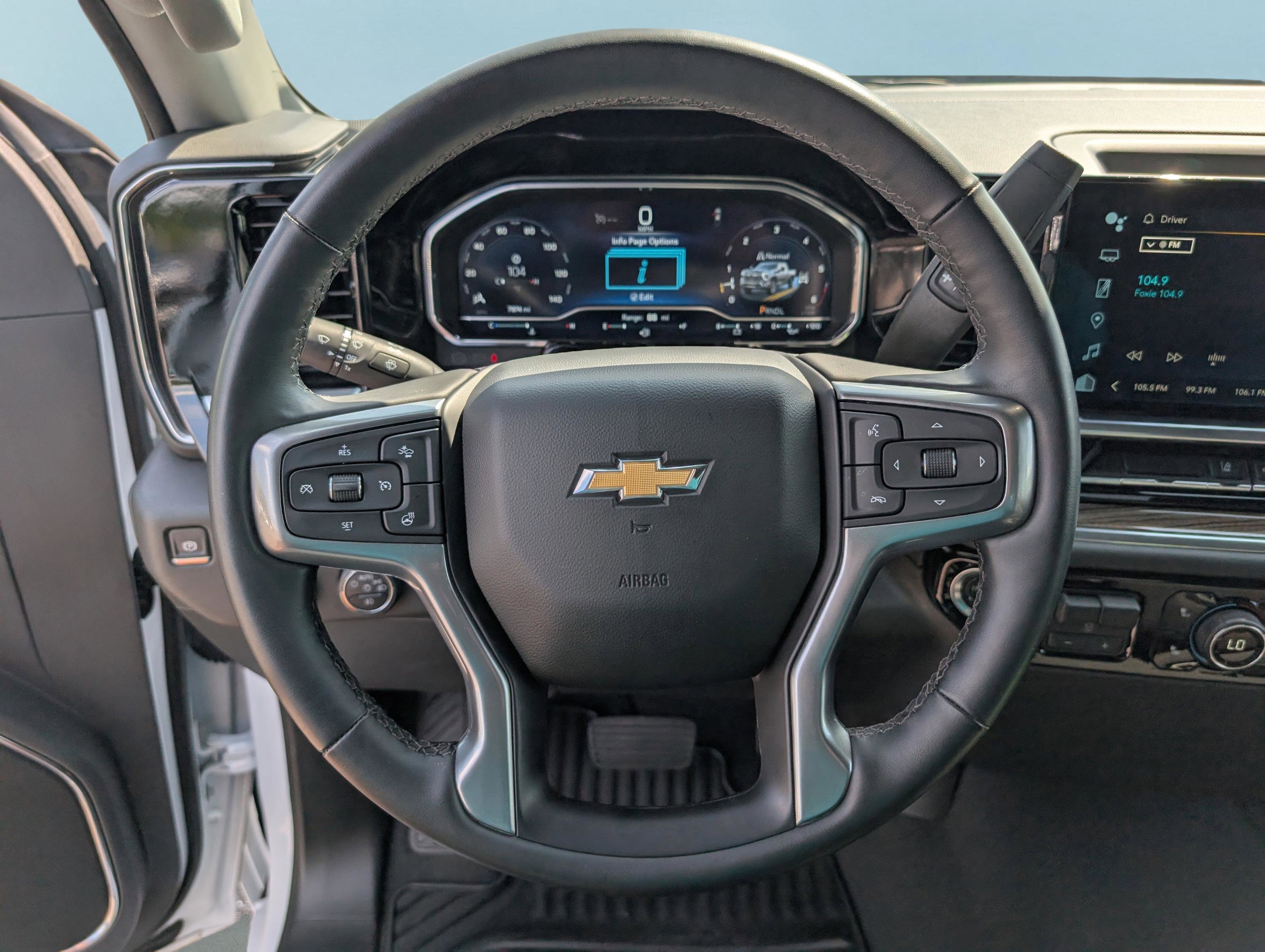 Used 2024 Chevrolet Silverado 2500 LT w/ Convenience Package image 21