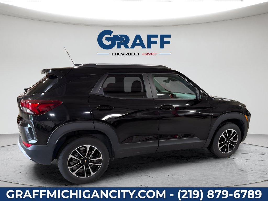 Used 2025 Chevrolet TrailBlazer LT AWD/4WD image 7