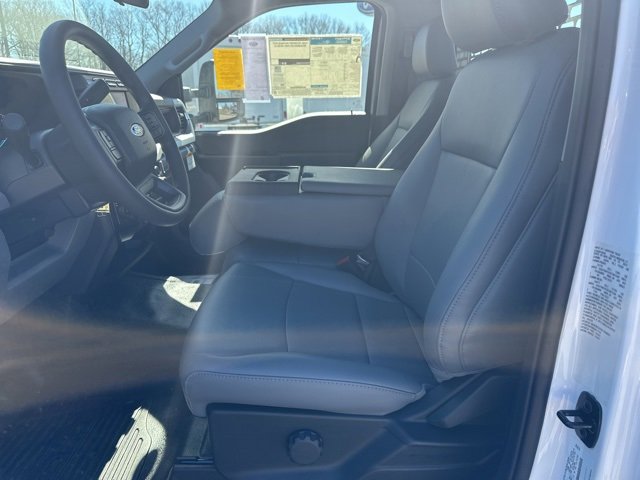 New 2024 Ford F550 4x4 Regular Cab Super Duty image 10