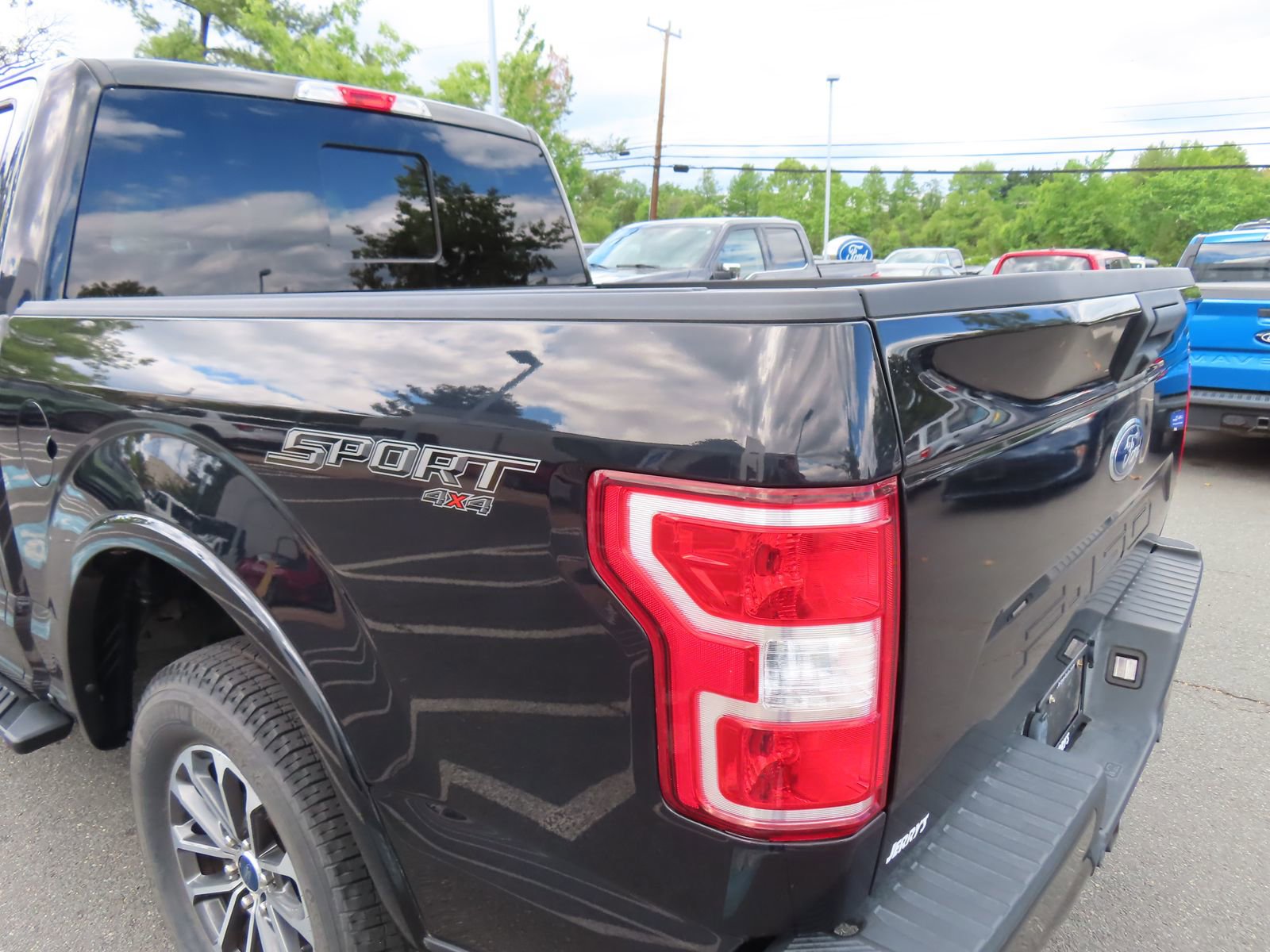Used 2020 Ford F150 XLT w/ Equipment Group 302A Luxury AWD/4WD image 12