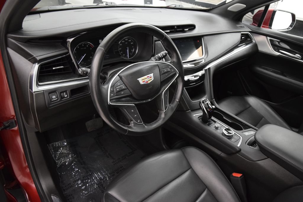Used 2023 Cadillac XT5 Premium Luxury w/ LPO, Floor Liner Package FWD image 21