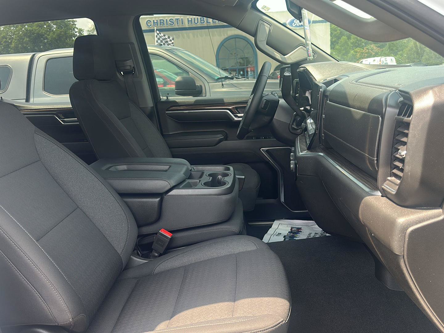 Used 2025 Chevrolet Silverado 1500 LT AWD/4WD image 13