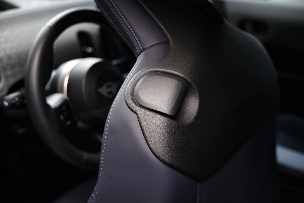 Used 2025 MINI Cooper S FWD image 23