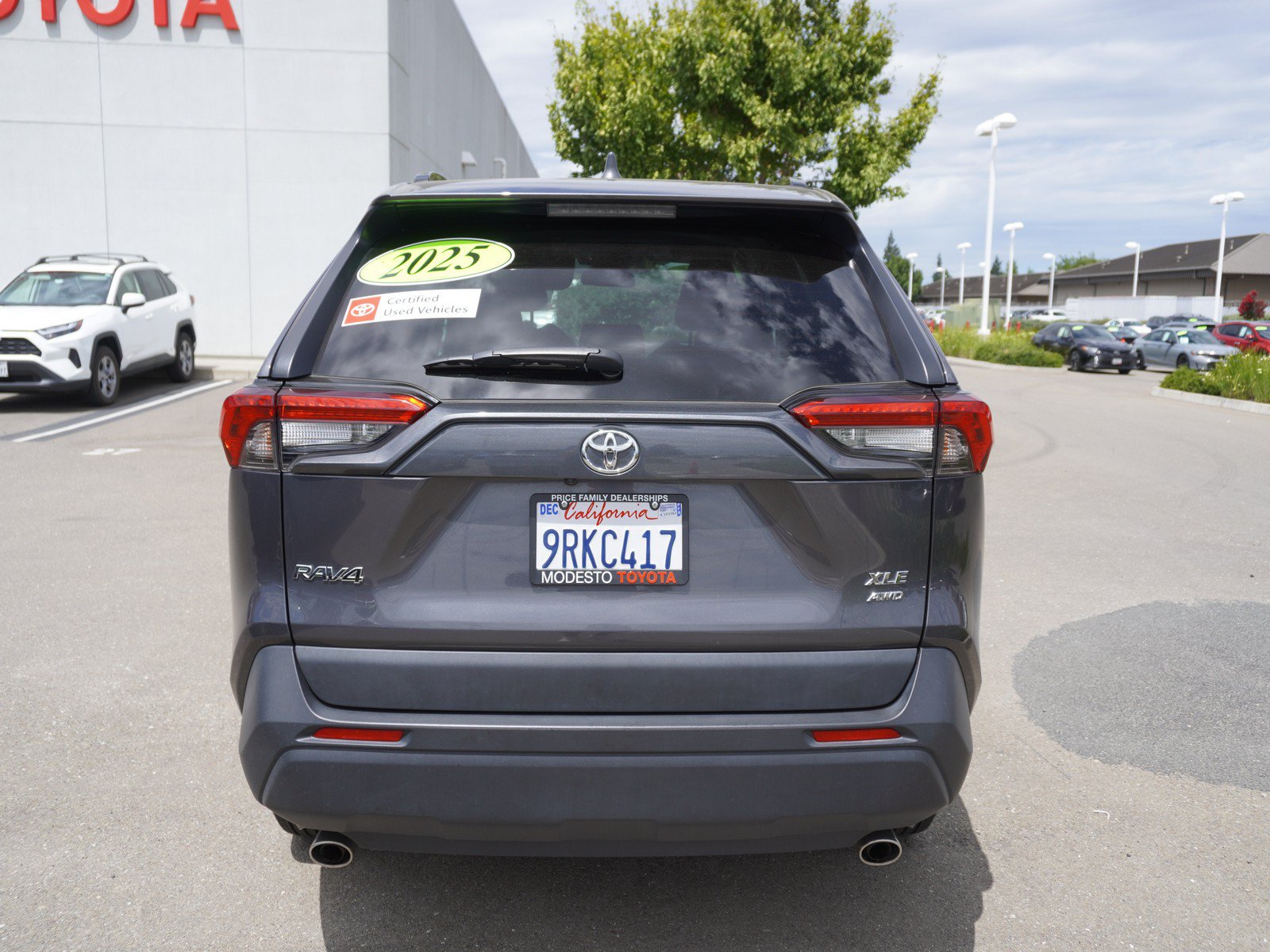 Used 2025 Toyota RAV4 XLE AWD/4WD image 9