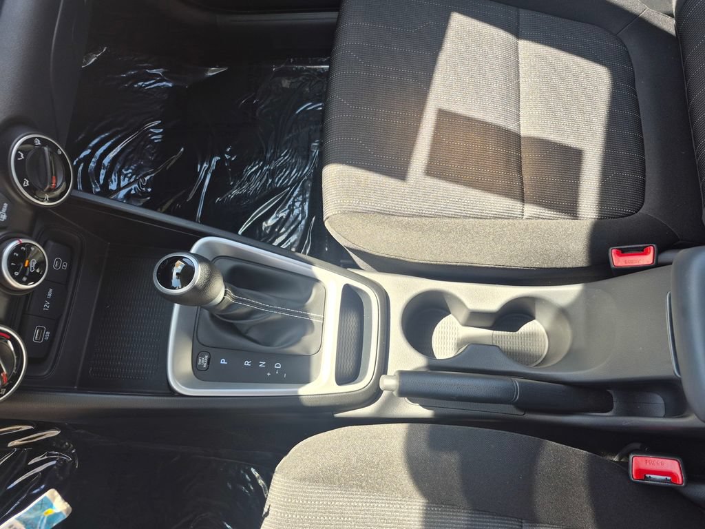 Used 2026 Hyundai Venue SE FWD image 27