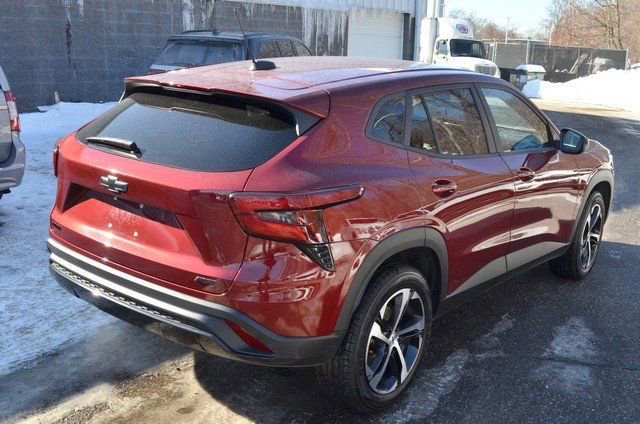 Used 2024 Chevrolet Trax RS image 8