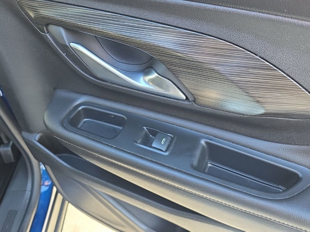 Used 2022 GMC Terrain SLT image 43