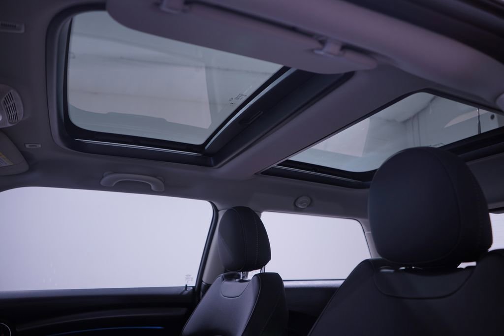 Used 2024 MINI Cooper SE image 8