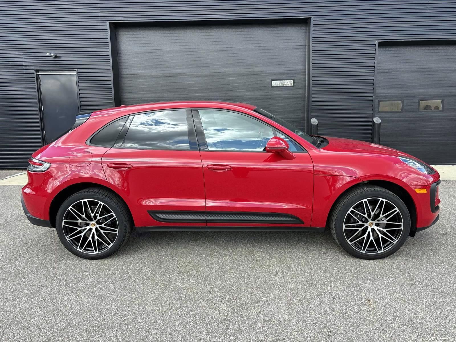 Used 2026 Porsche Macan image 11