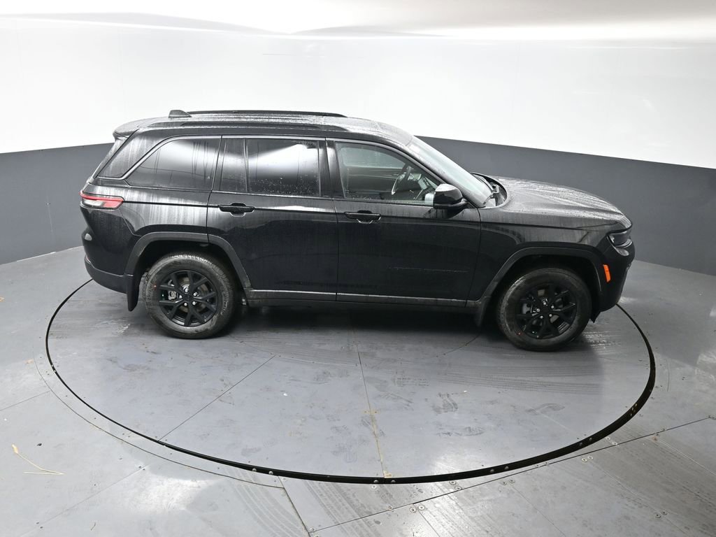 New 2026 Jeep Grand Cherokee Laredo image 30