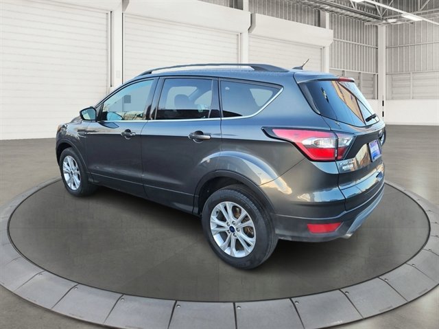 Used 2018 Ford Escape SE image 2