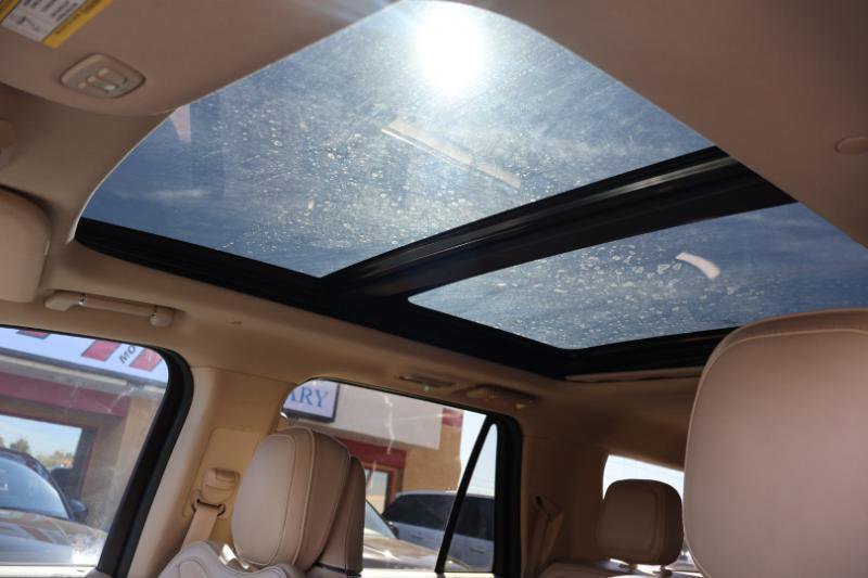 Used 2019 Lincoln Navigator Reserve image 28