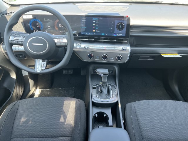 Used 2027 Hyundai Kona SE FWD image 13
