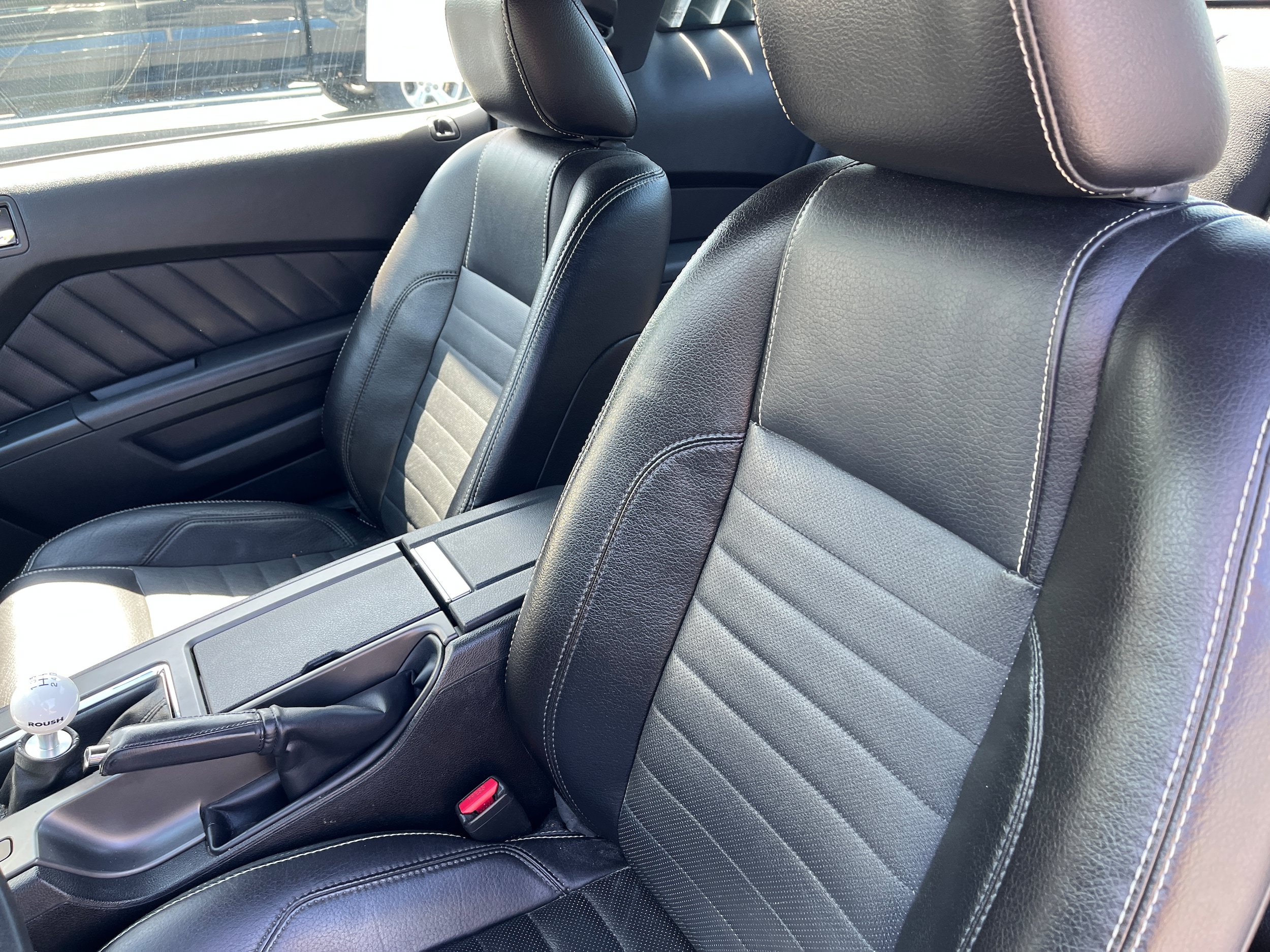 Used 2010 Ford Mustang GT Premium RWD image 8