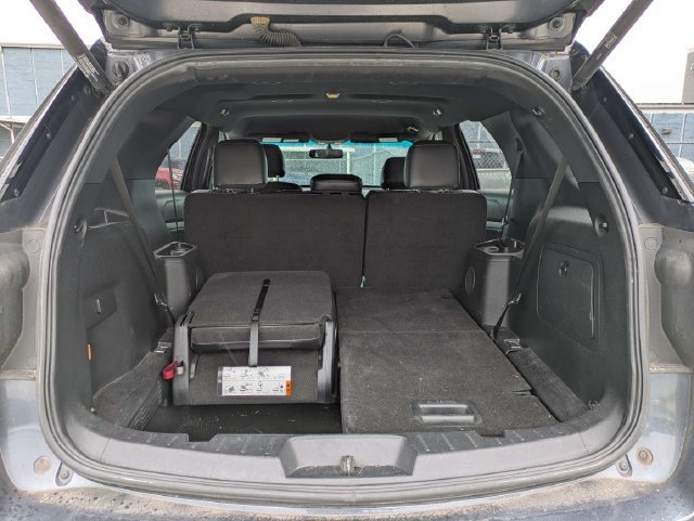 Used 2017 Ford Explorer XLT w/ Equipment Group 202A FWD image 12