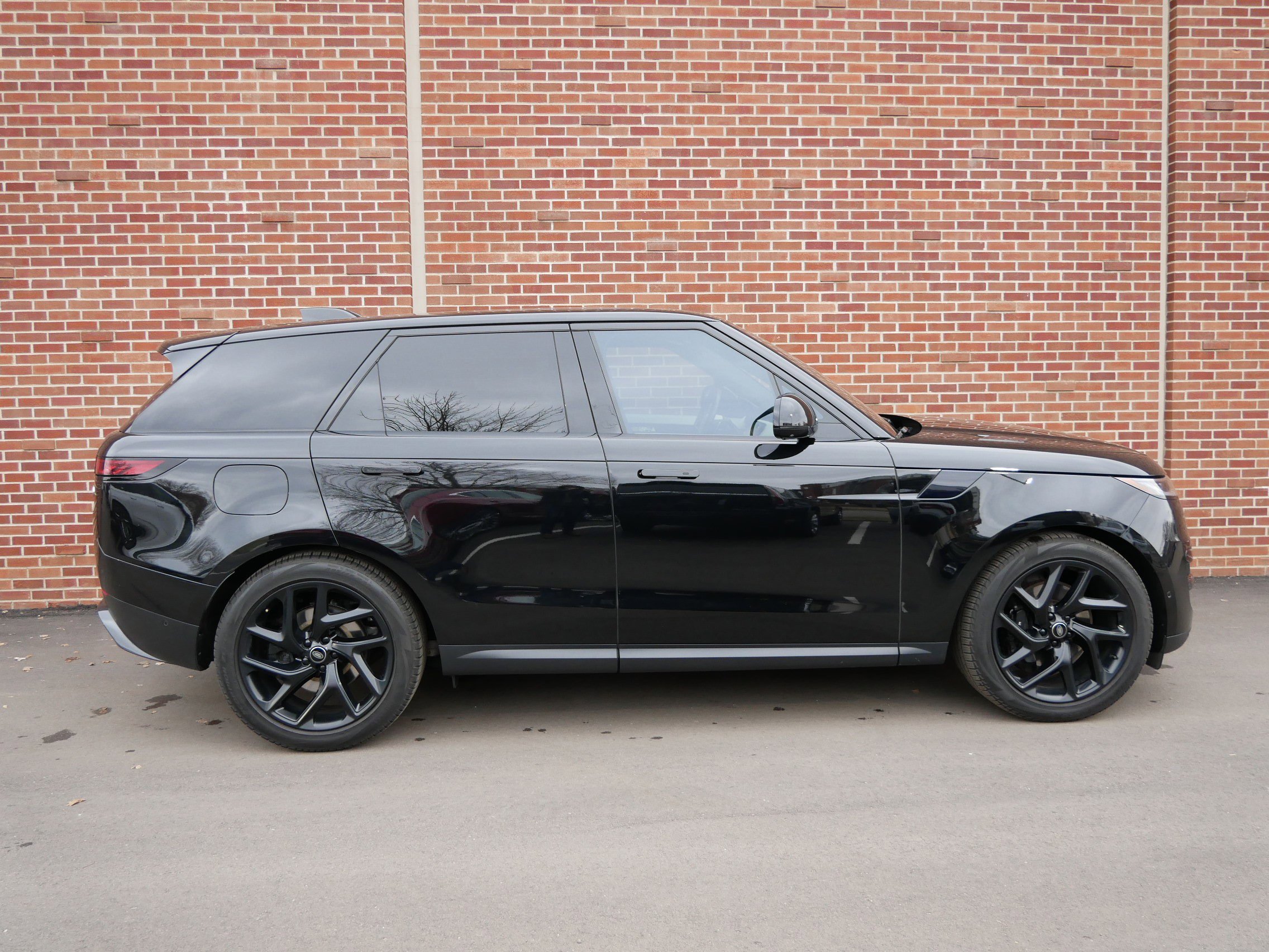 Used 2023 Land Rover Range Rover Sport SE image 26