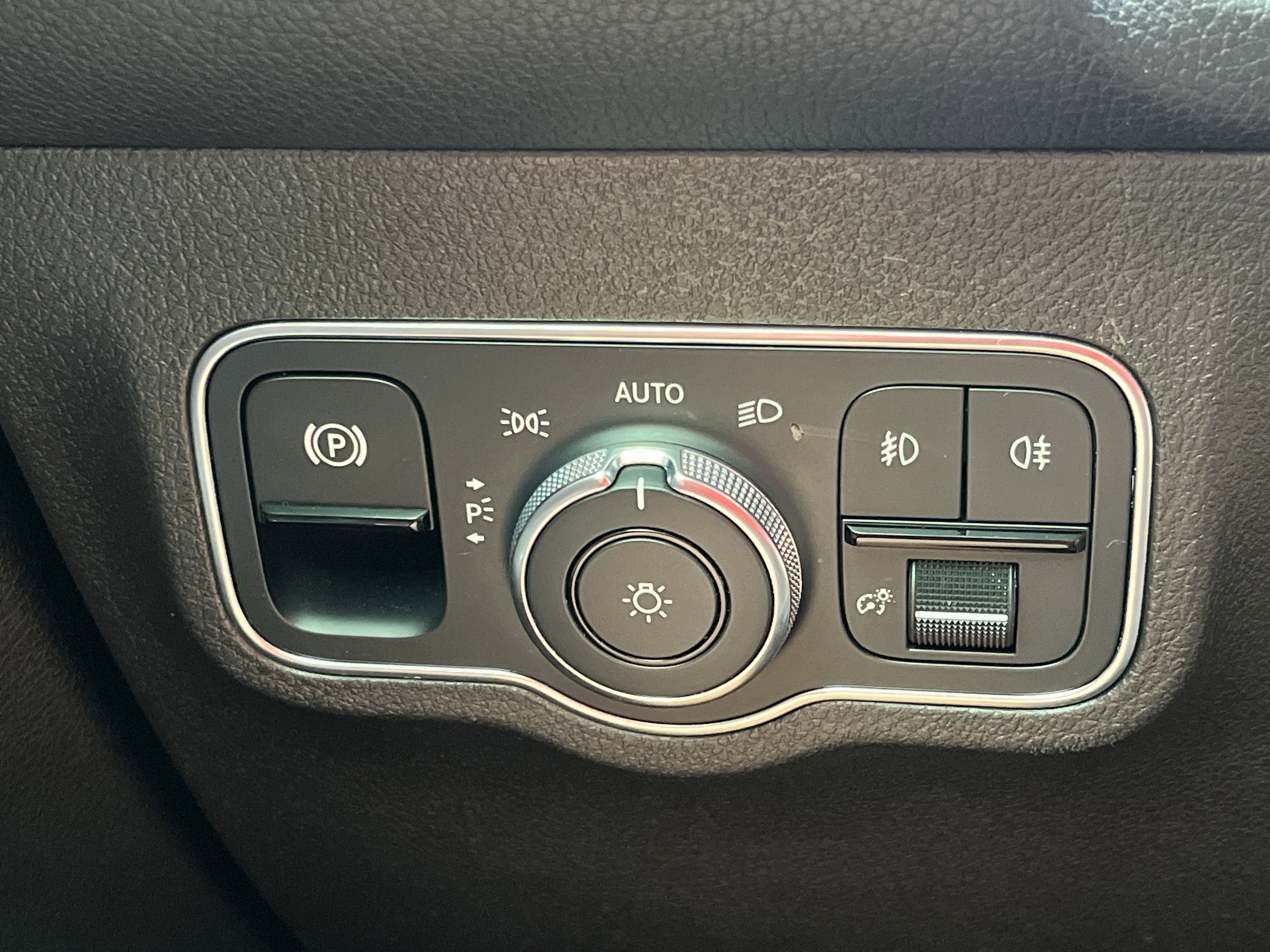 Used 2020 Mercedes-Benz GLB 250 4MATIC image 10
