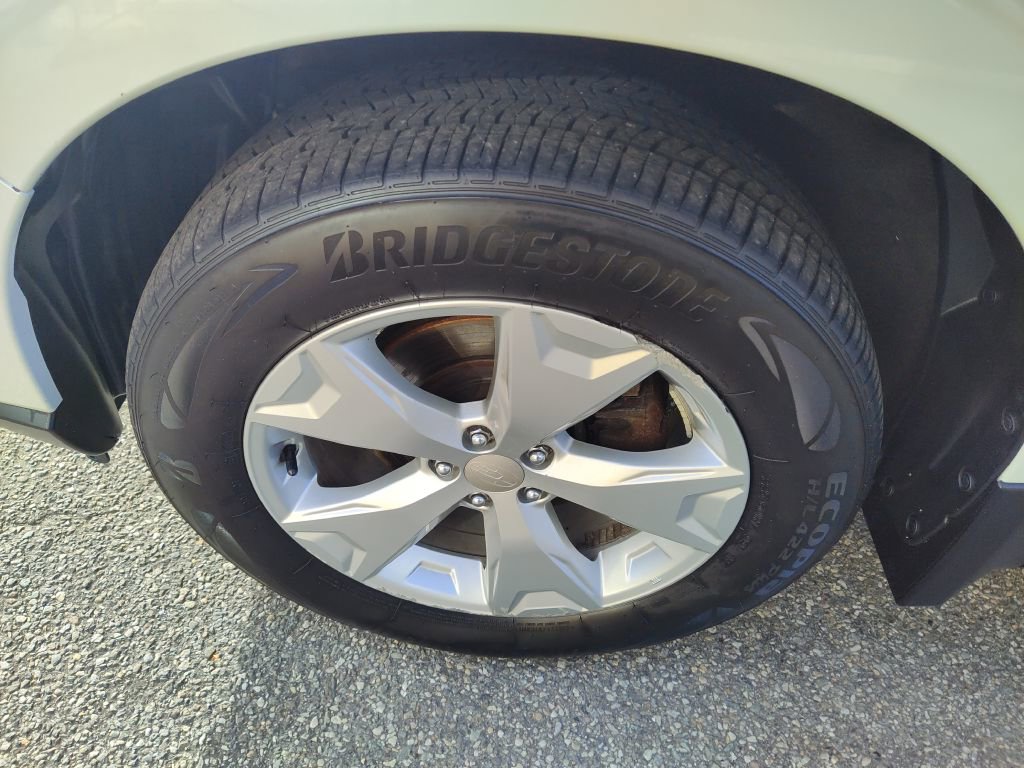 Used 2015 Subaru Forester 2.5i Limited image 23