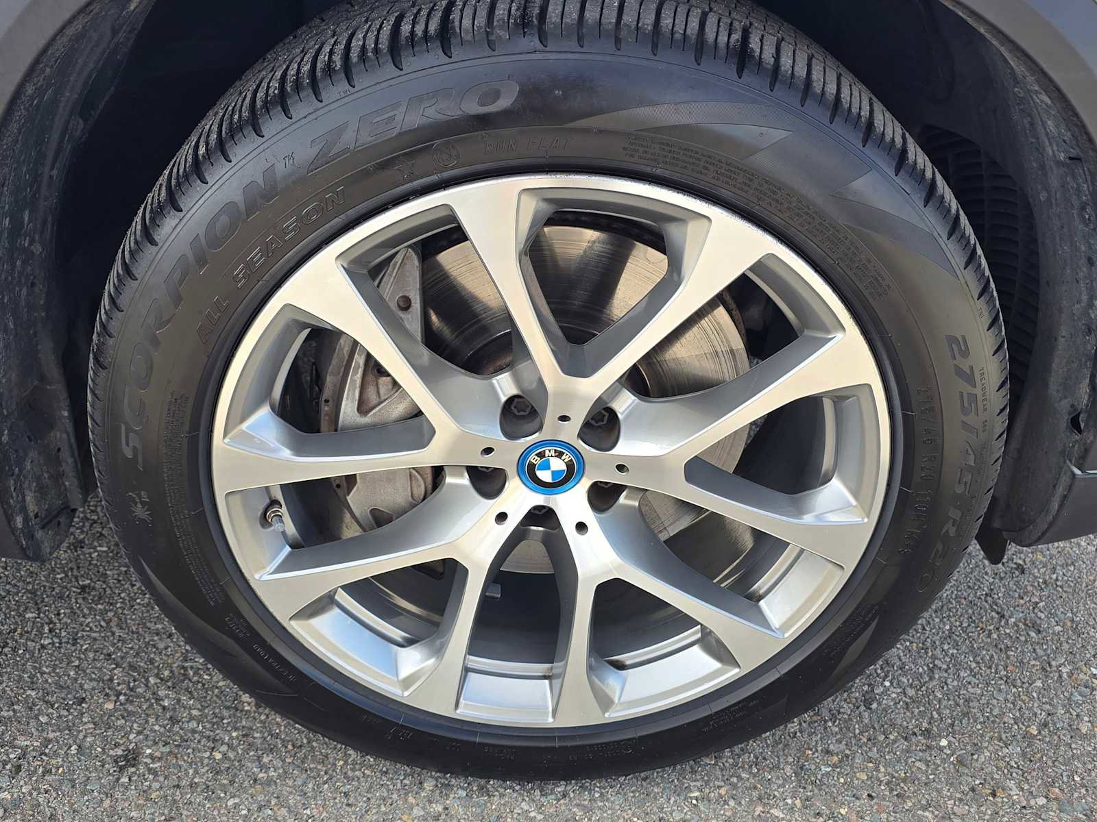Used 2025 BMW X5 xDrive50e image 9