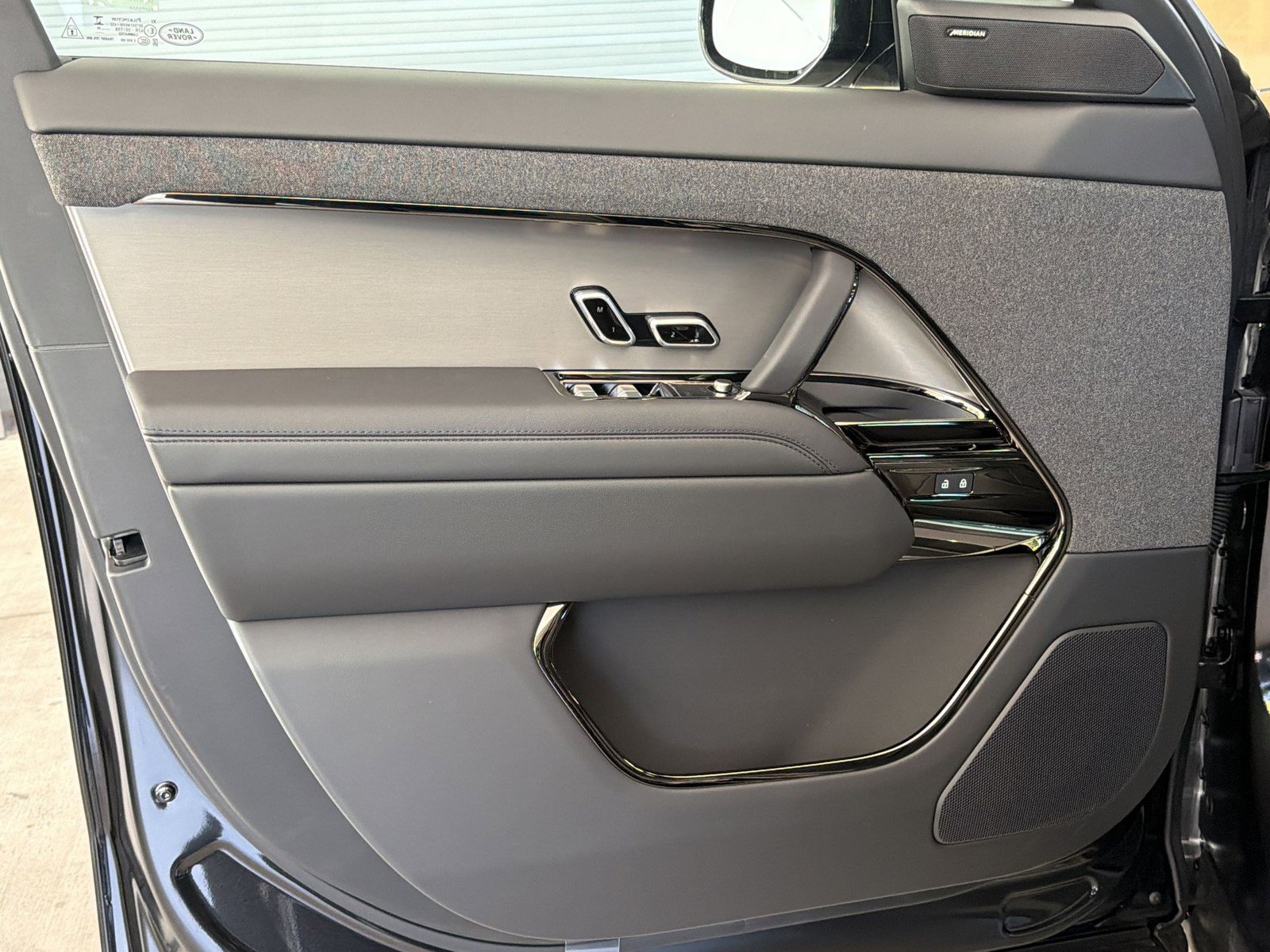 New 2026 Land Rover Range Rover Sport SE AWD/4WD image 14