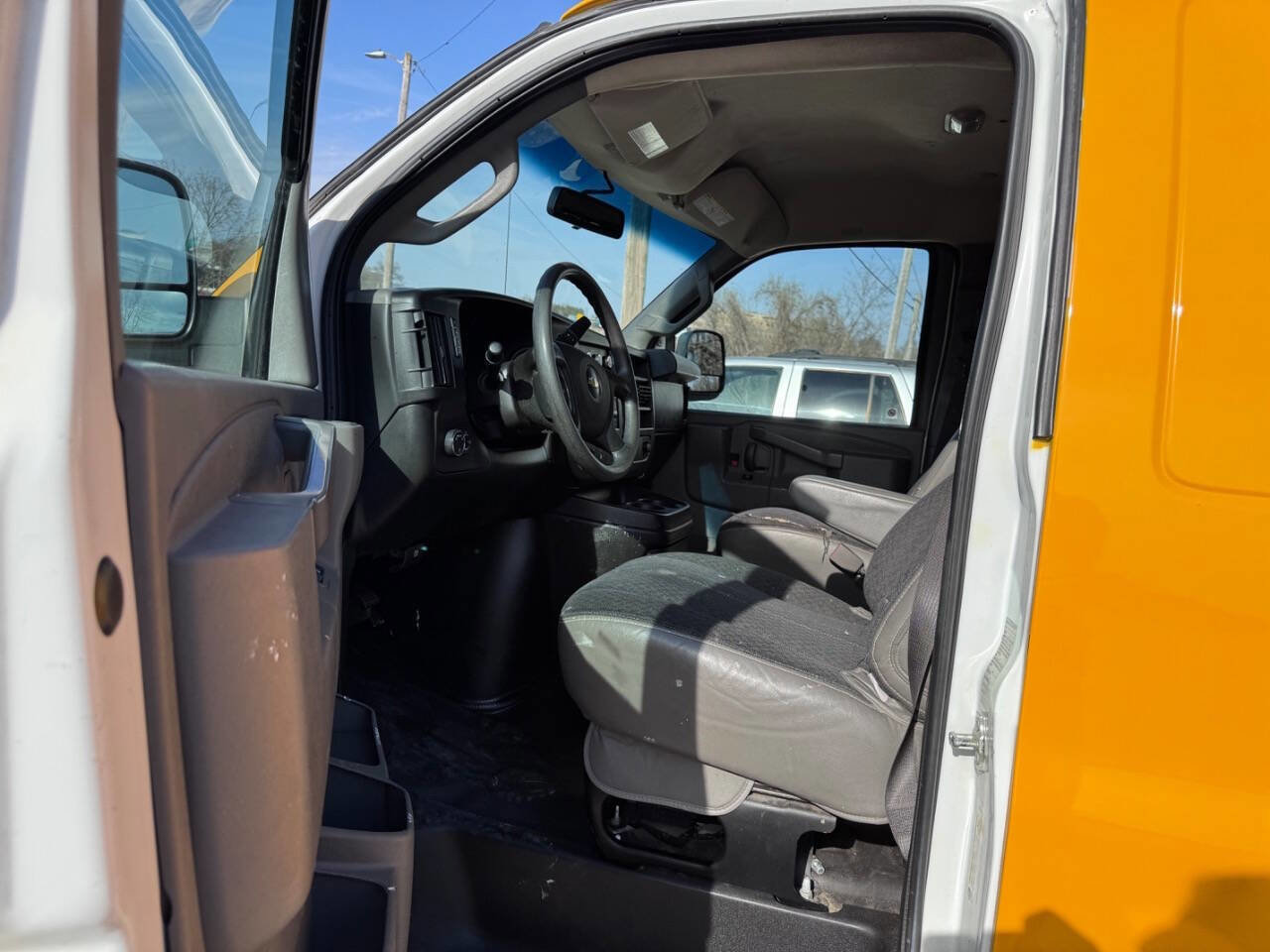 Used 2019 Chevrolet Express 2500 w/ Driver Convenience Package image 12