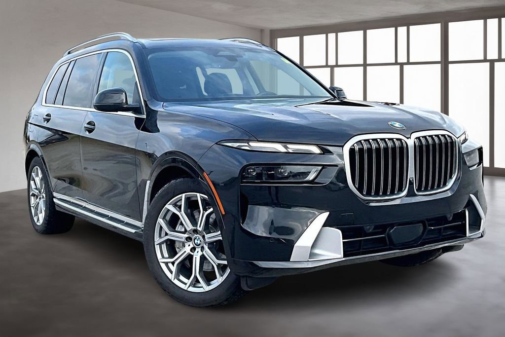 Used 2025 BMW X7 xDrive40i image 3