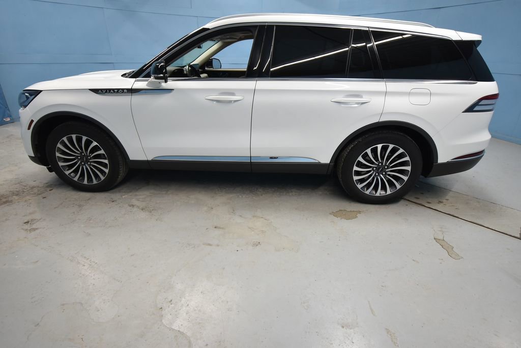 Used 2021 Lincoln Aviator Reserve w/ Elements Package Plus image 37