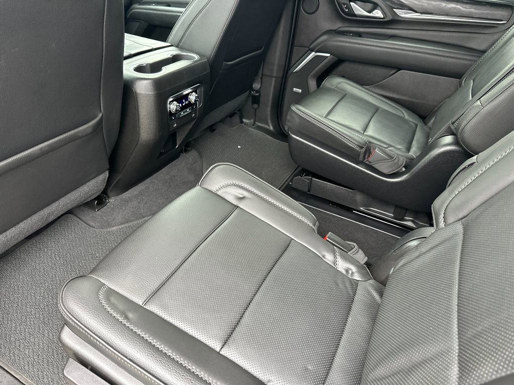 Used 2021 GMC Yukon Denali w/ Denali Premium Package image 11
