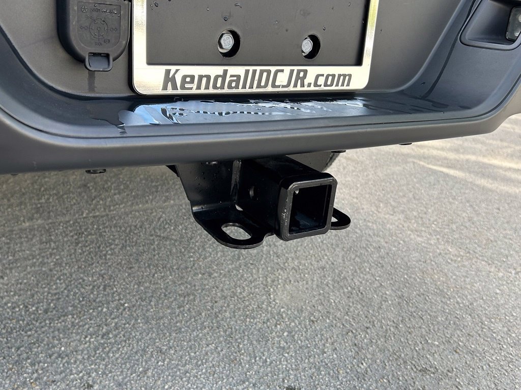Certified 2025 Jeep Gladiator Sport AWD/4WD image 37