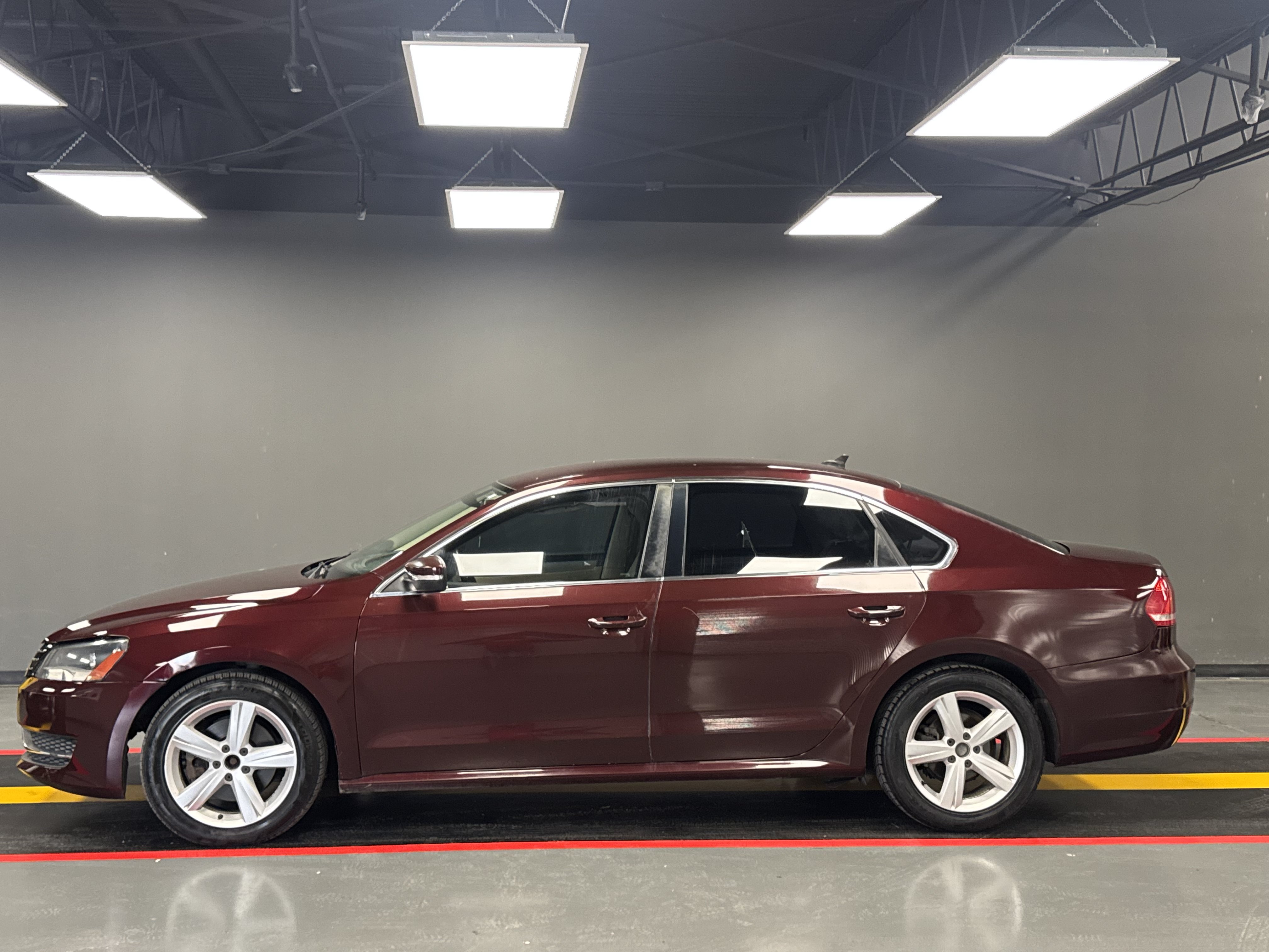 Used 2013 Volkswagen Passat 2.5 SE FWD image 3