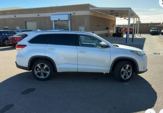 Used 2019 Toyota Highlander Limited image 3