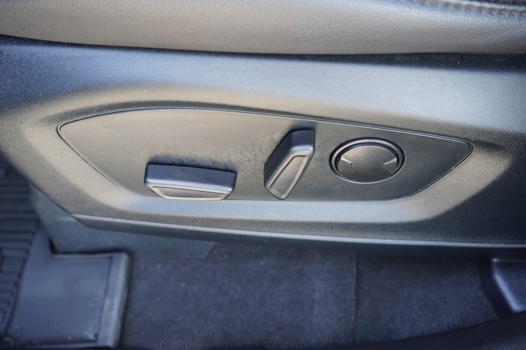 Used 2023 Ford Explorer ST-Line w/ Class IV Trailer Tow Package image 25