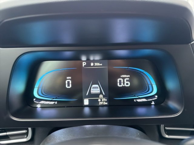 Used 2025 Hyundai Elantra SE image 20