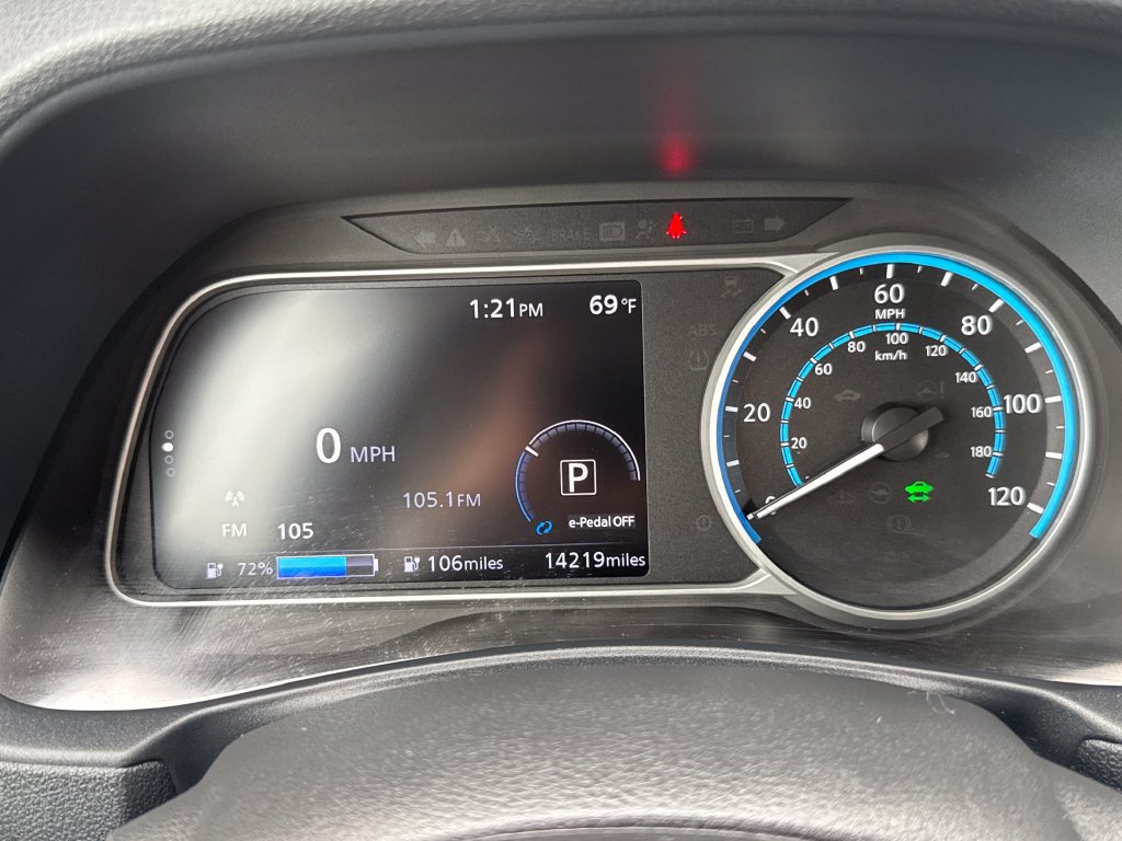 Used 2025 Nissan Leaf S FWD image 15