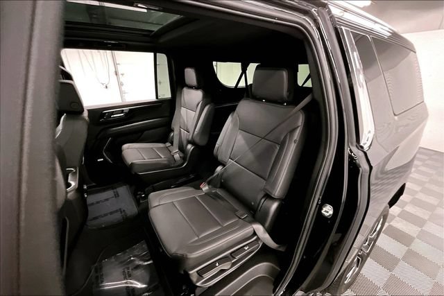 Used 2025 Chevrolet Suburban LT w/ Comfort Package AWD/4WD image 25