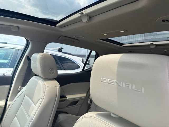 Used 2018 GMC Acadia Denali w/ Technology Package AWD/4WD image 21