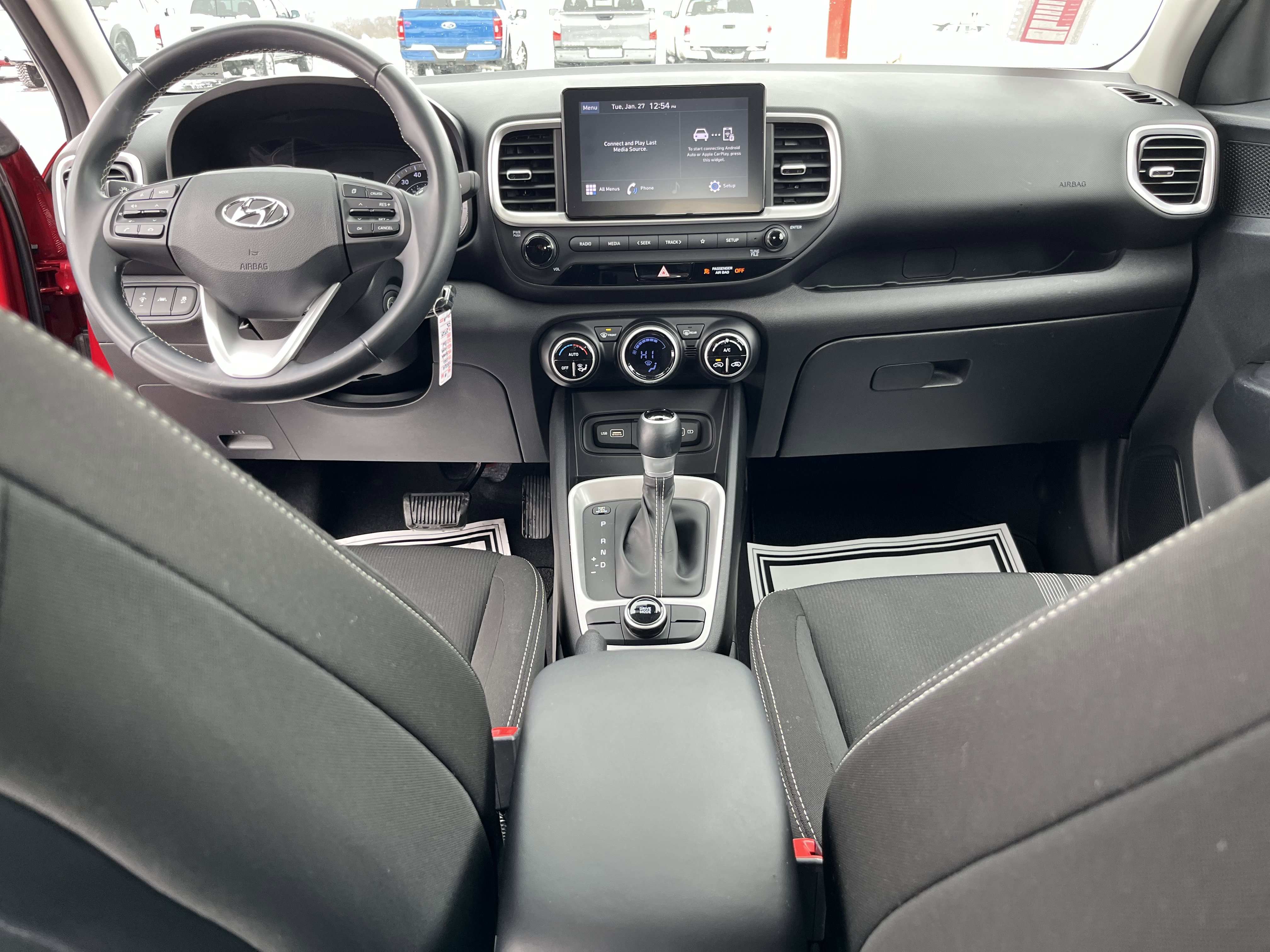 Used 2022 Hyundai Venue SEL image 57