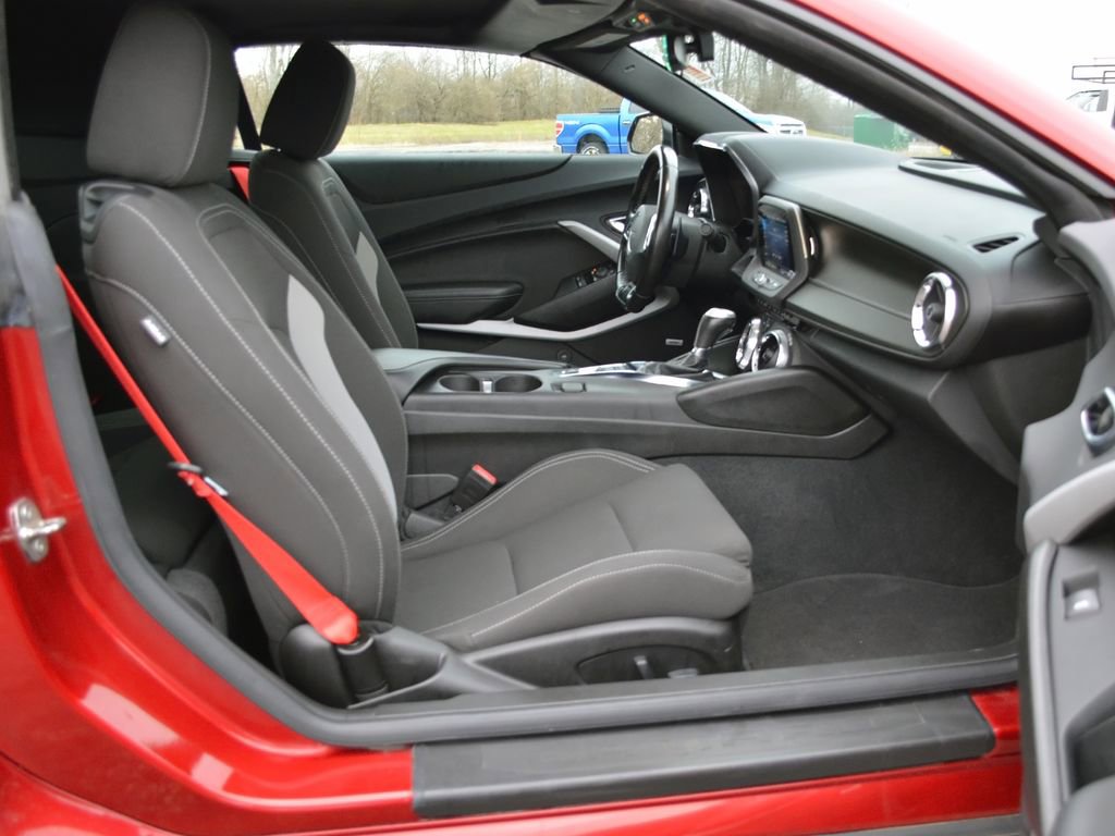 Used 2022 Chevrolet Camaro LT w/ Technology Package image 29