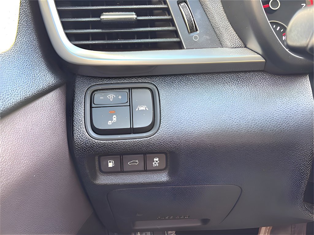 Used 2020 Kia Optima LX image 31