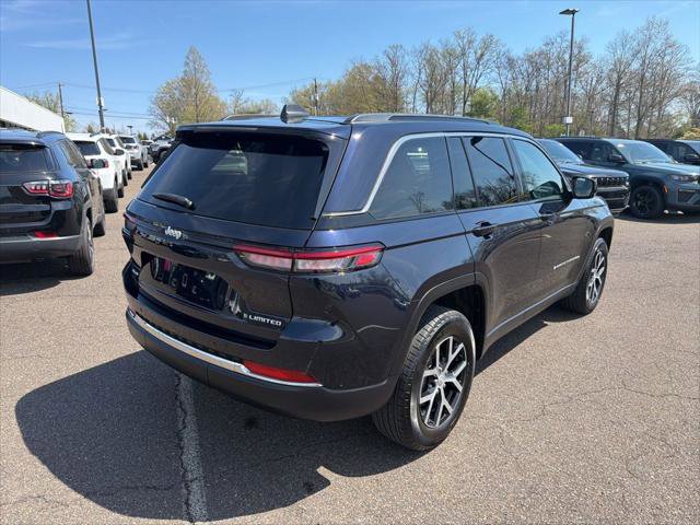 Certified 2024 Jeep Grand Cherokee Limited AWD/4WD image 3