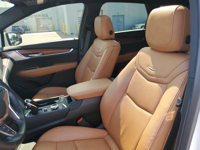 Certified 2023 Cadillac XT5 Premium Luxury w/ LPO, Floor Liner Package AWD/4WD image 5