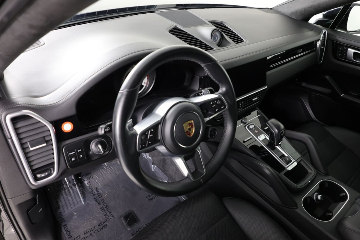 Used 2022 Porsche Cayenne GTS w/ Premium Package Plus AWD/4WD image 22