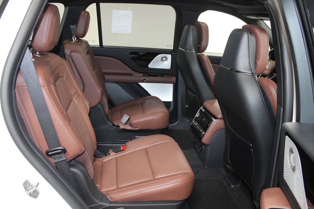 New 2026 Lincoln Aviator Reserve AWD/4WD image 32