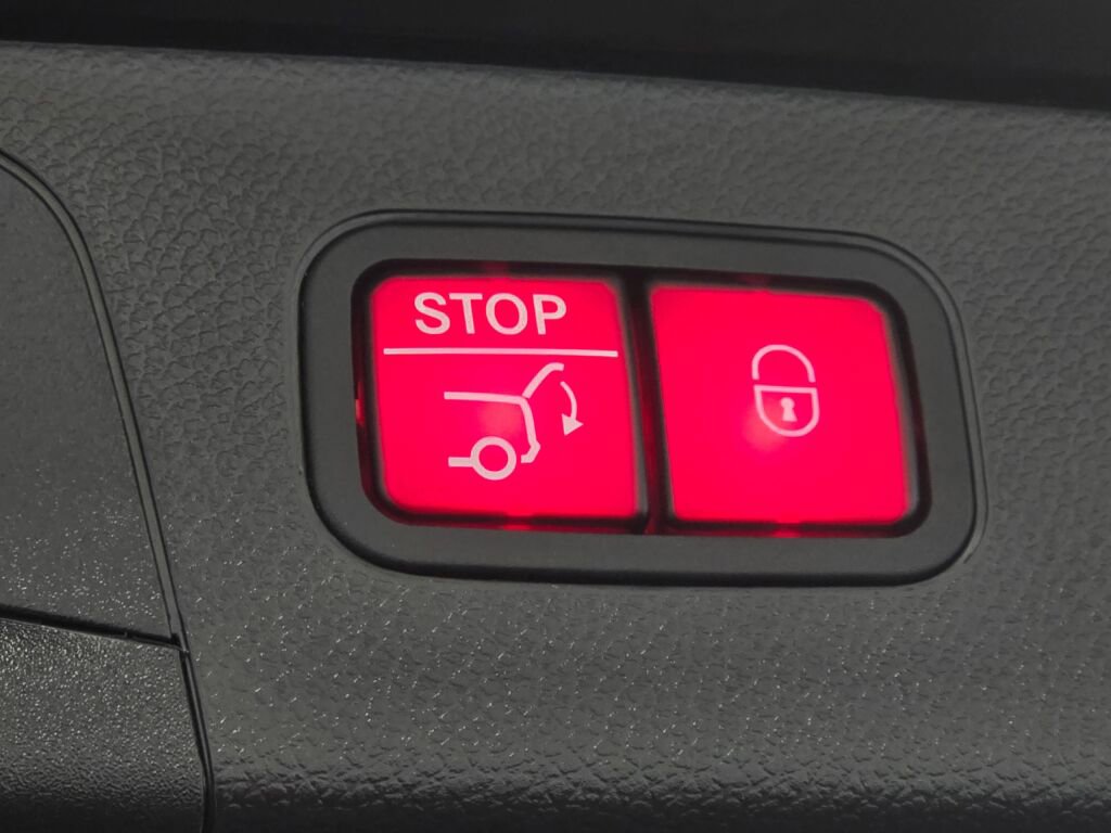 Used 2022 Mercedes-Benz GLC 300 GLC 300 image 22