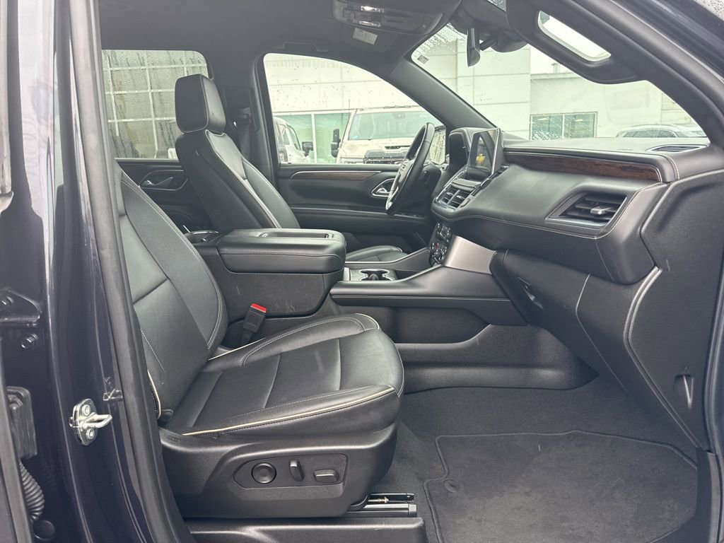Used 2023 Chevrolet Suburban Premier image 21