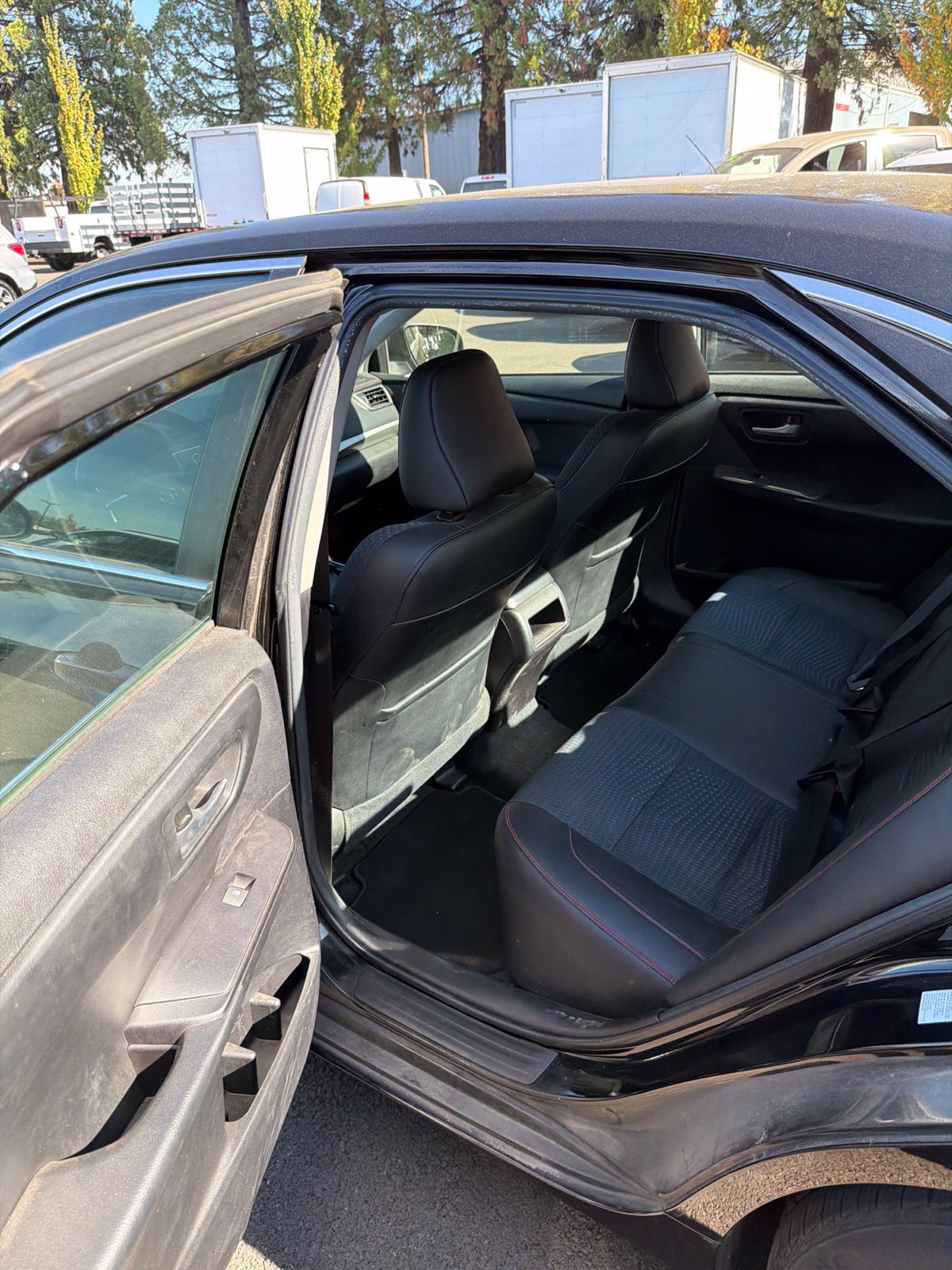Used 2015 Toyota Camry SE FWD image 7
